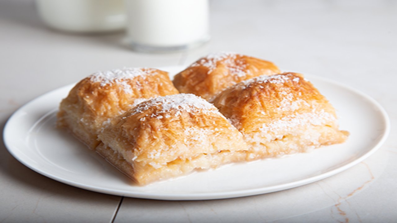 Pürtat Baklavadan İstanbul'a Özel Sütlü Nuriye Tatlısı