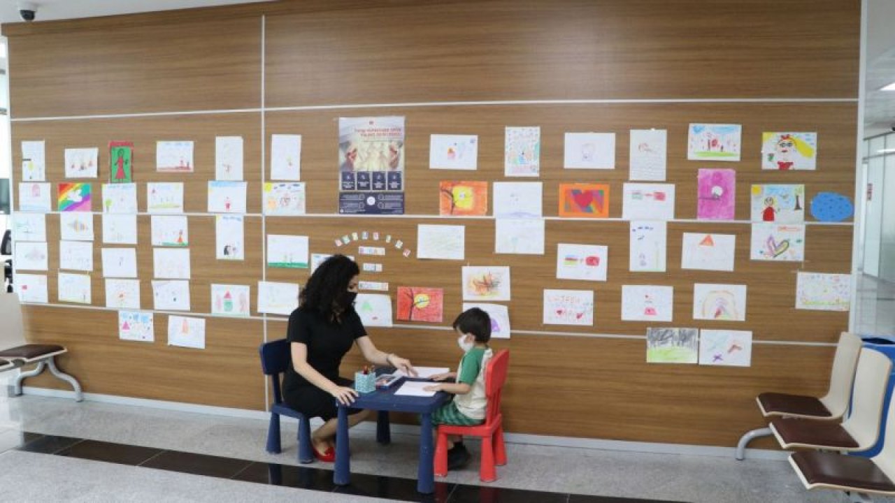 Gaziantep Adliyesi'nin "renkli alanları"nı çocukların çizdiği resimler süslüyor