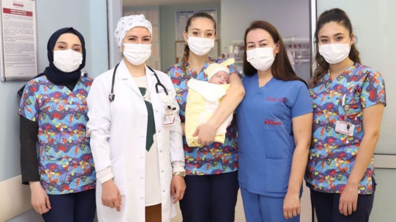 Gaziantep'te 550 gram doğan "parmak bebek" hayata tutundu