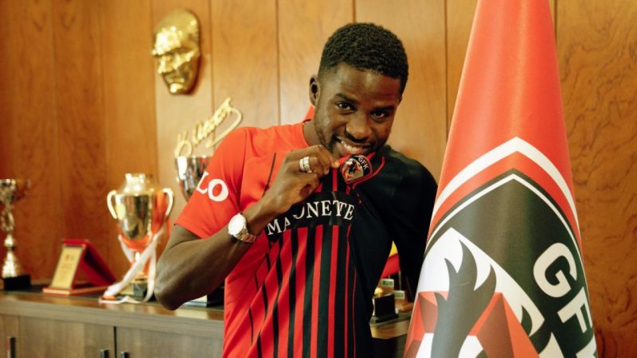 Papy Djılobodjı ile 3 yıl daha!