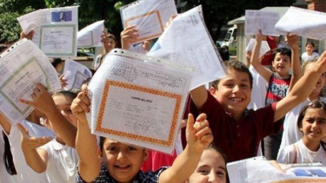 MEB'den Flaş Karne açıklaması...Öğrenci karneleri, isteyen veliler için basılı olarak verilecek