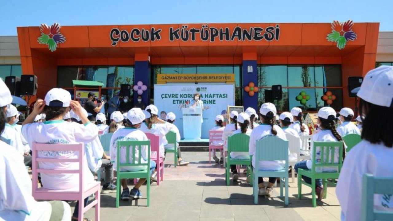 Çocuklar tiyatro ile çevre temizliğine dikkat çekti