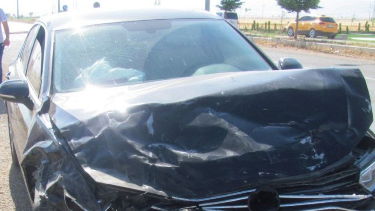 Gaziantep'te iki araç çarpıştı: 10 yaralı