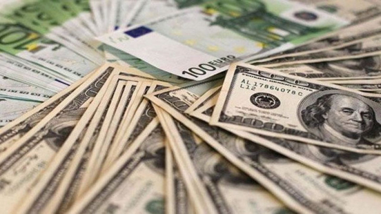 Yılsonu dolar kuru beklentisi ve büyüme beklentisi arttı