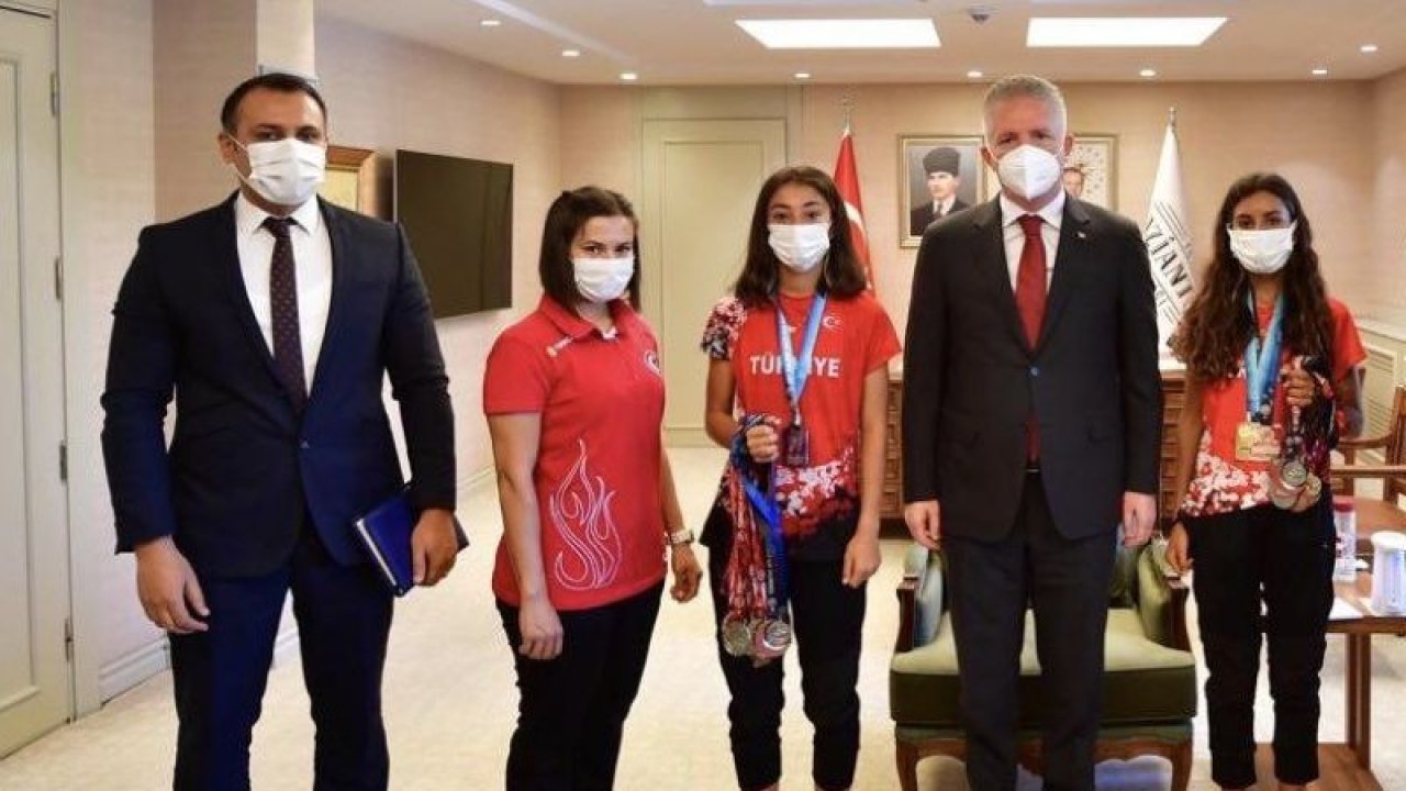 Başarılarını Gül’e anlattılar