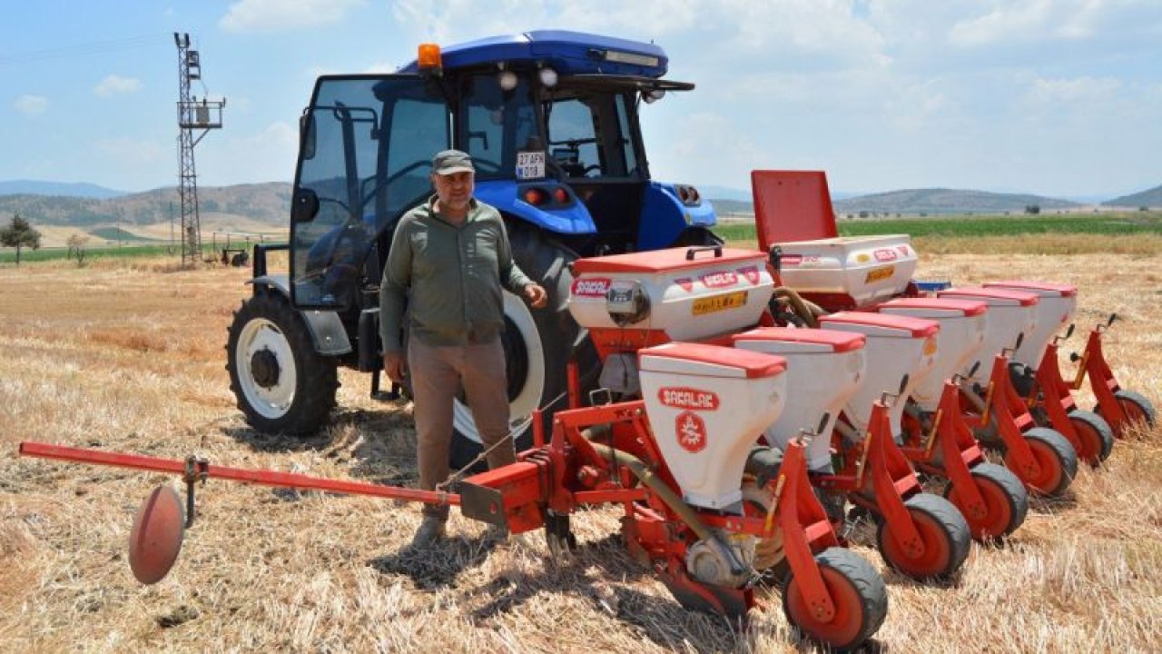 Sürücüsüz traktörle tarlalarını eken çiftçiler hem zamandan hem maliyetten tasarruf ediyor