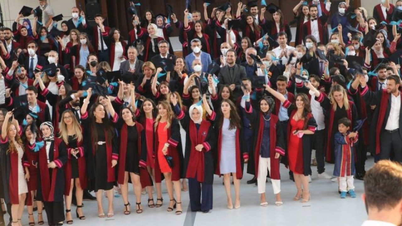 Video Haber...Hasan Kalyoncu Üniversitesi’nde 2021 mezunları kep attı