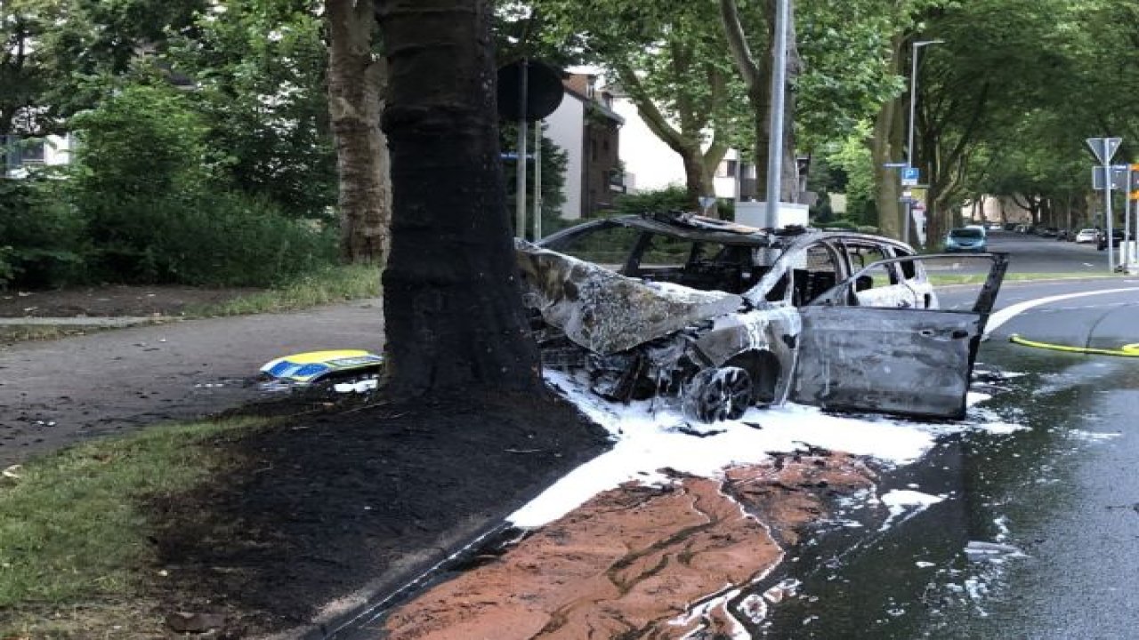Almanya’da biri Türk 2 öğrenci, polislerin hayatını kurtardı