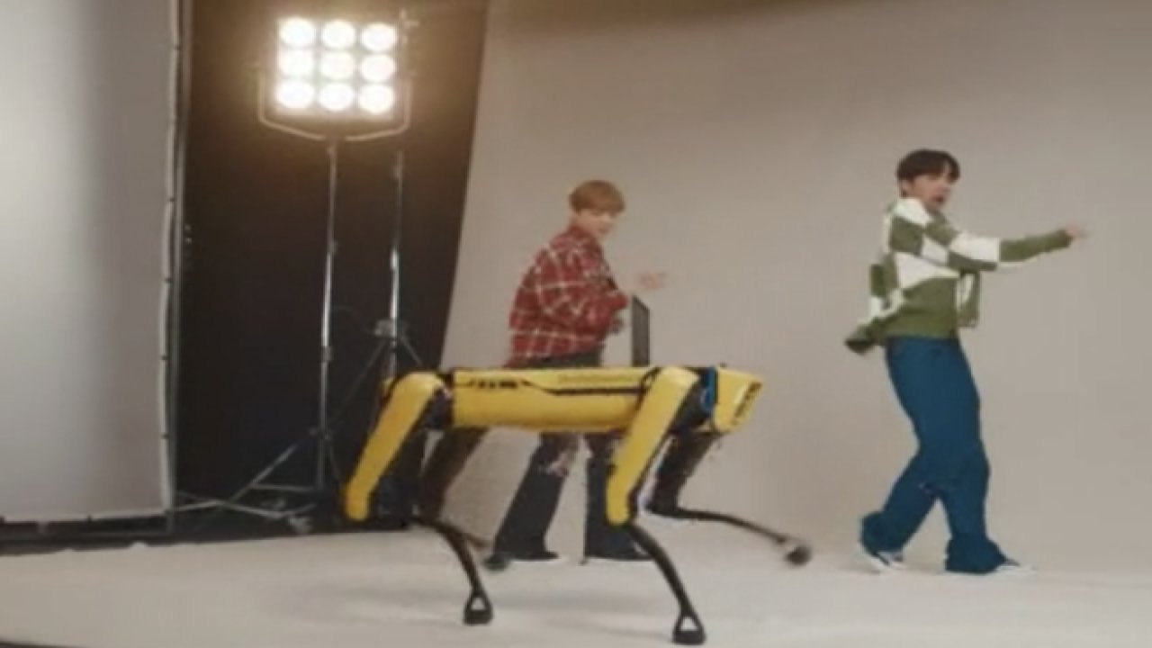 Boston Dynamics robotları, Güney Koreli ünlü K-Pop grubu BTS ile dans etti