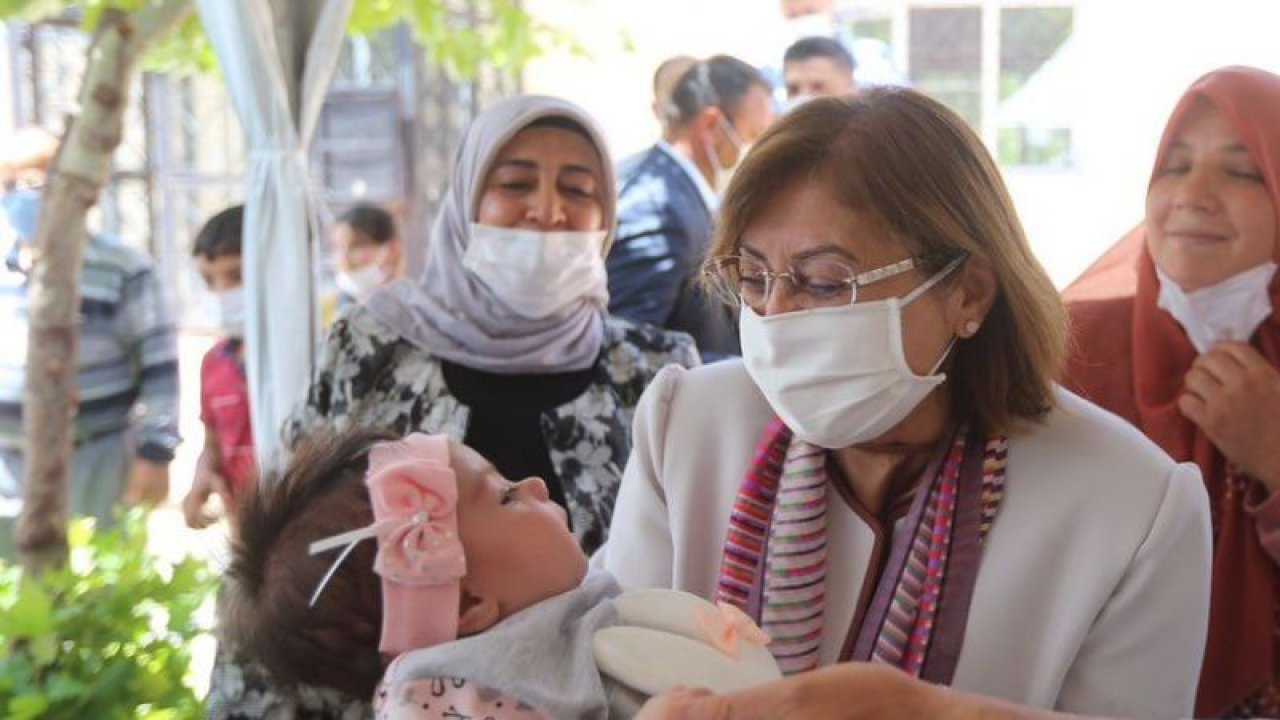 Şahin Ve Ak Parti'liler 40 Derece Sıcaklığa Rağmen Halkın Sorunlarını Dinliyor!