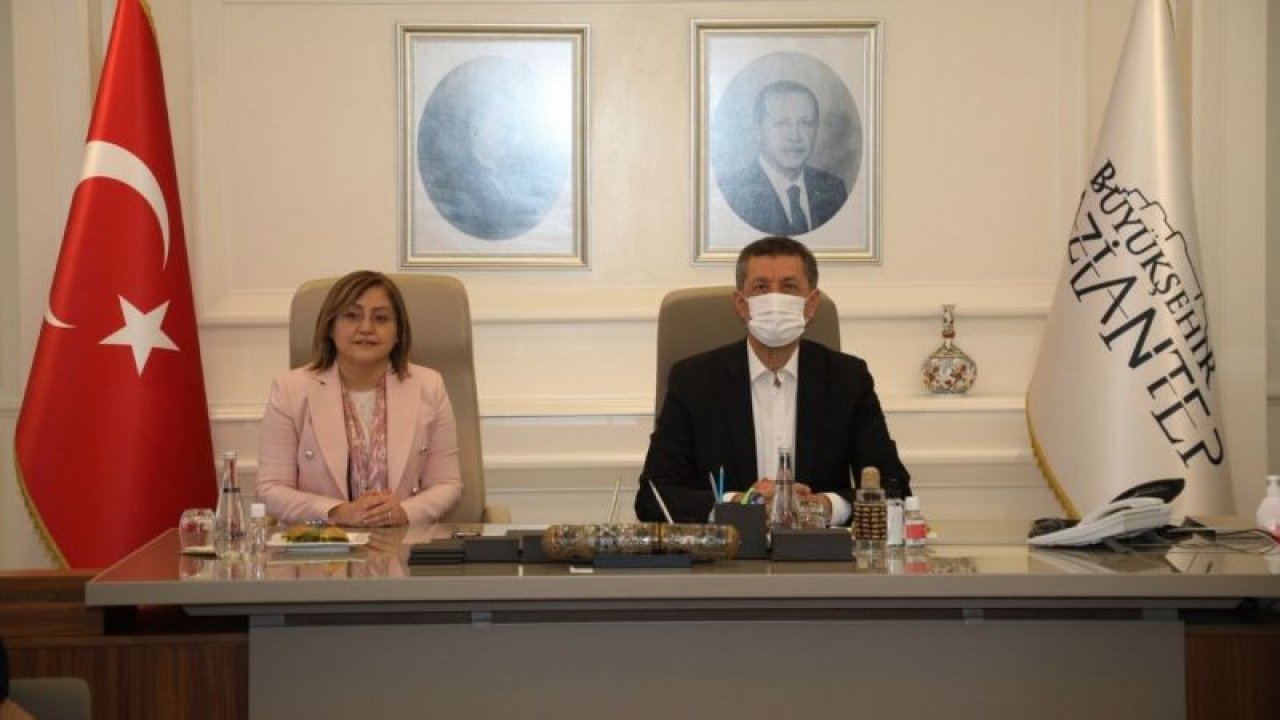 Milli Eğitim Bakanı Ziya Selçuk, Şahin’i makamında ziyaret etti