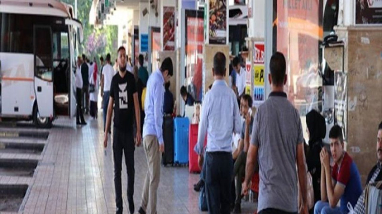 İğne atsan yere düşmeyecek!Gaziantep Otogarında Aylar Sonra İlk Kez Yogunluk