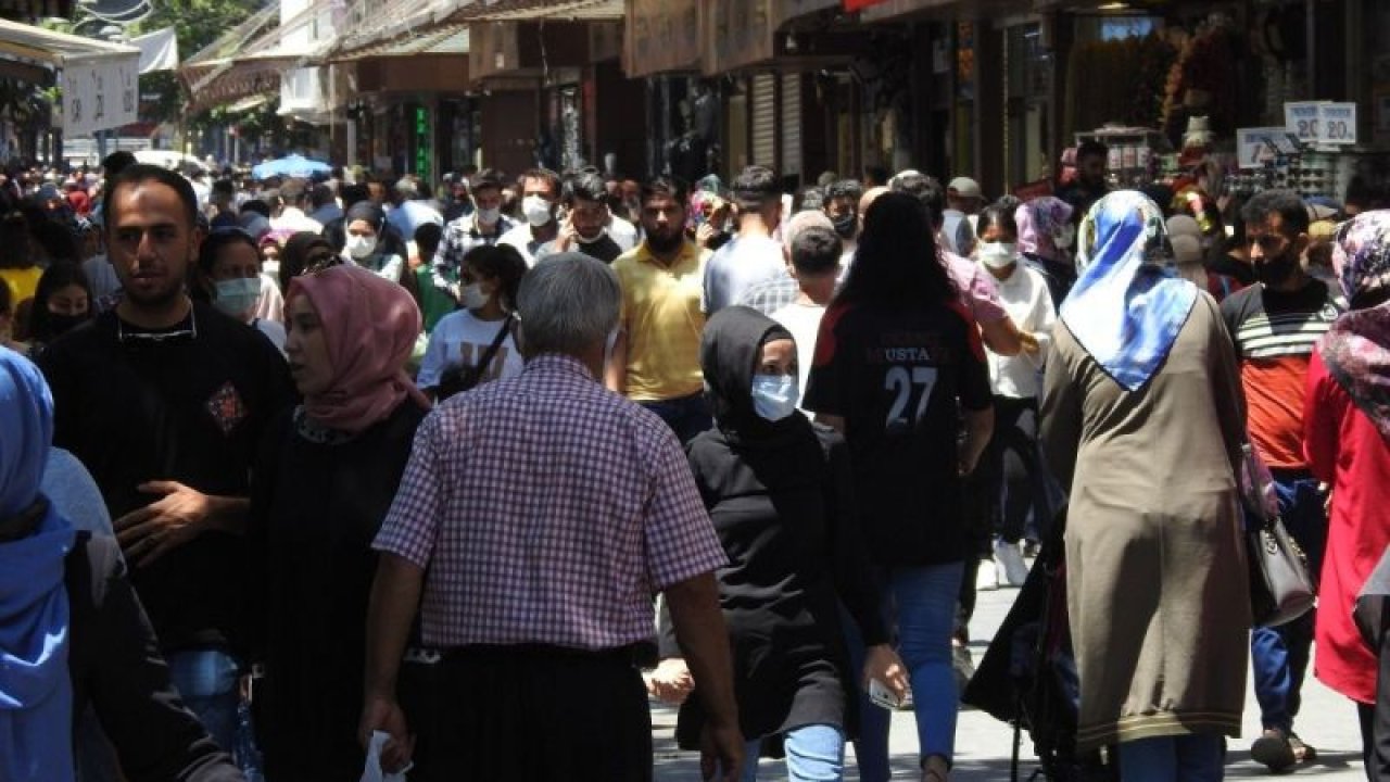 Gaziantep’te çarşılarda bayram yoğunluğu