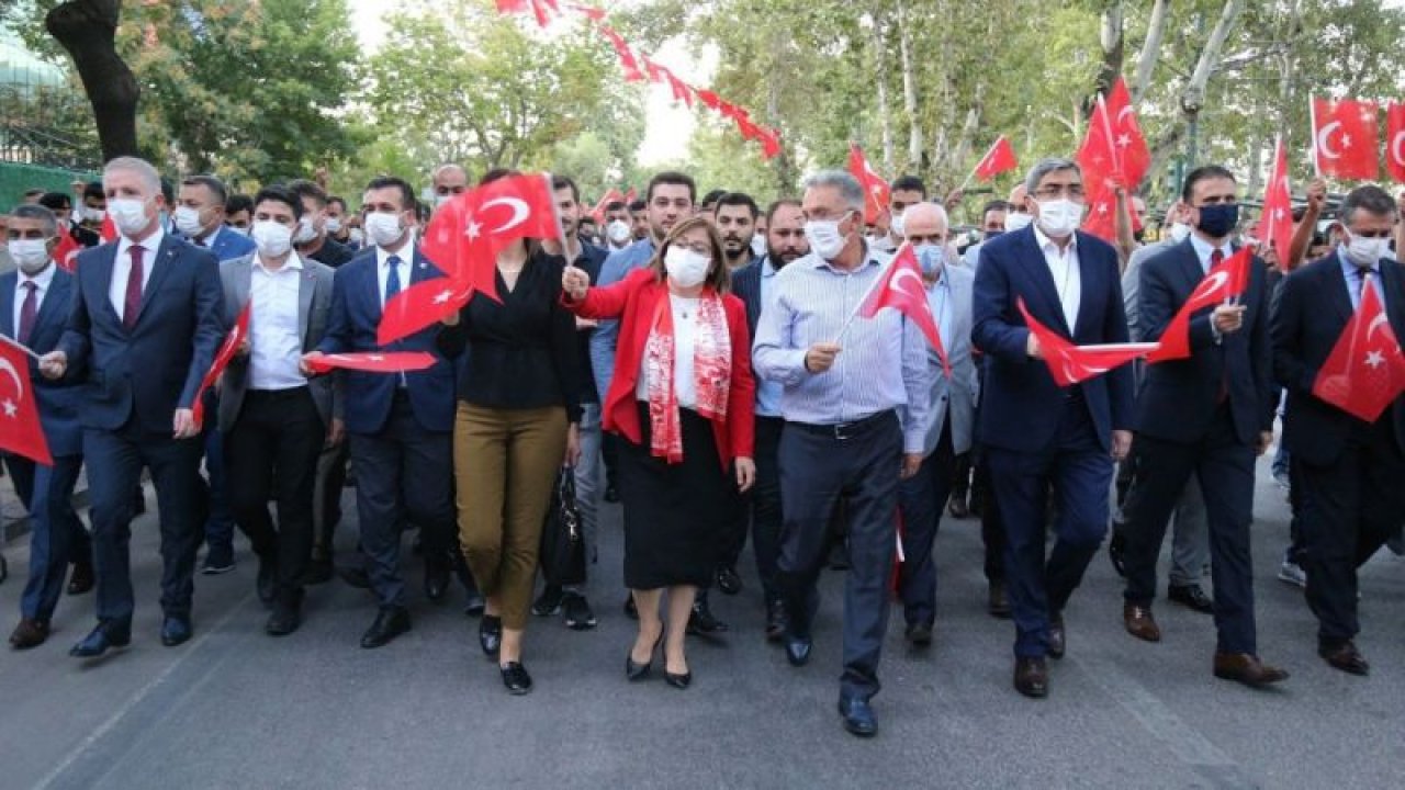 Gazi kentteki 15 Temmuz gecesinde renkli görüntüler