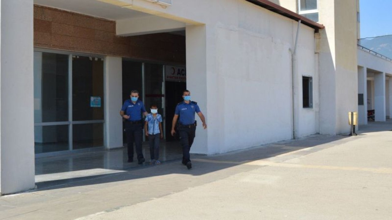 Gaziantep'te kaybolan çocuk polis ekiplerince ailesine teslim edildi