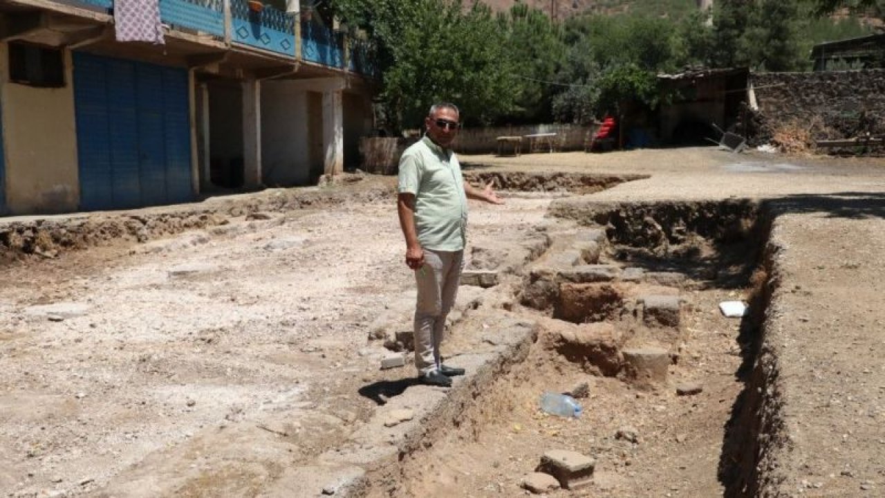 Video Haber:Gaziantep'te Evinin Önünde Hazine Çıktı...Taşınması 3 yıl sürdü