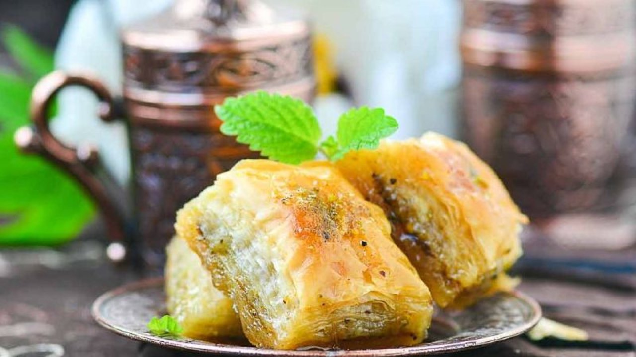 Antep'te Baklavanın Kilosu 400 Liraya Ulaştı... Gaziantep'te Baklavacı Şemsettin mi? Diğerleri mi?  Gaziantep’te orta ve alt gelir gurubundaki vatandaşlar neden gönül rahatlığı ile çoluk çocuğuna baklava yediremiyo