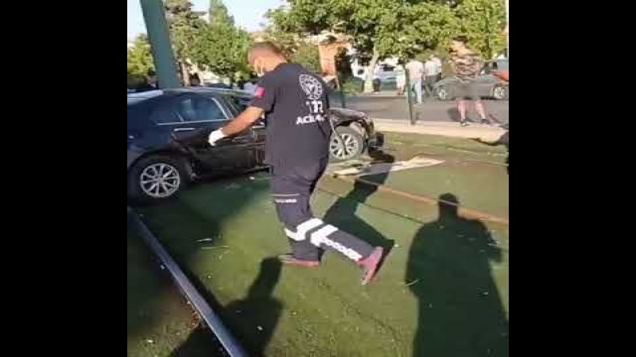 Son Dakika: Video Haber...Gaziantep'te Tramvay Yolunda Kaza'