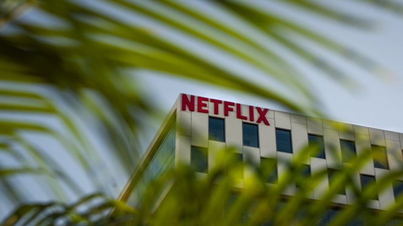 Netflix’ten ABD’deki yapımlarında yer alan ekiplere aşı zorunluluğu