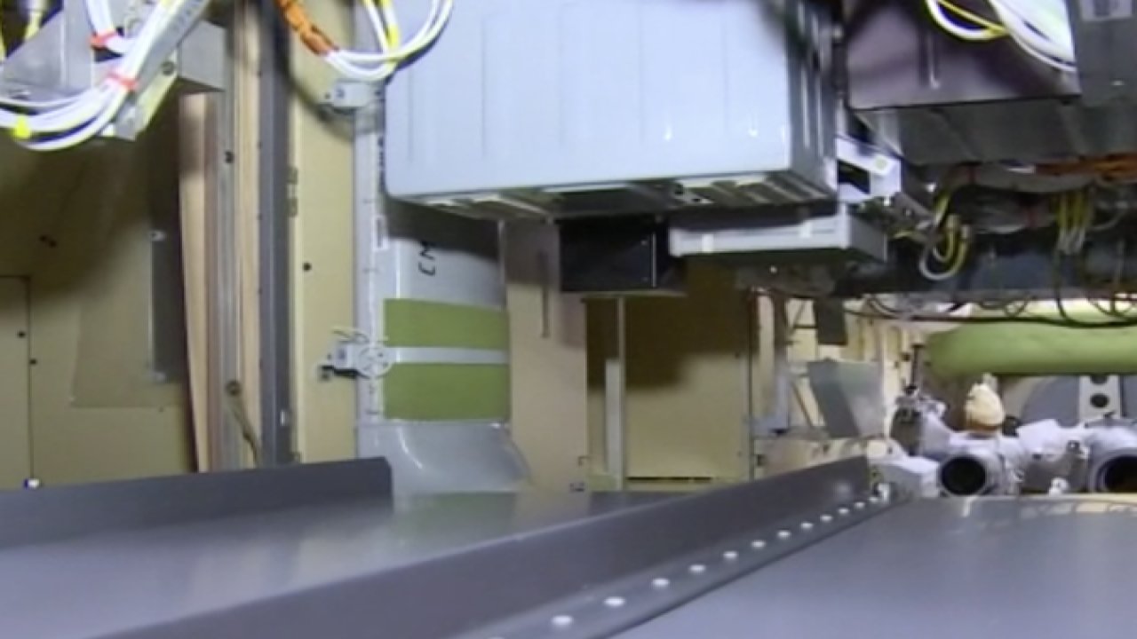 Rus kozmonotlar, Nauka modülünün içinden yeni görüntüler paylaştı