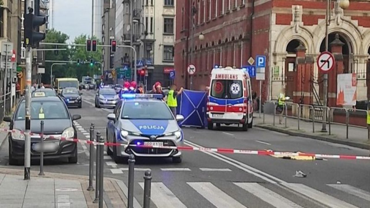 Polonya’da otobüs şoförü kavga eden gençleri ezdi: 1 ölü