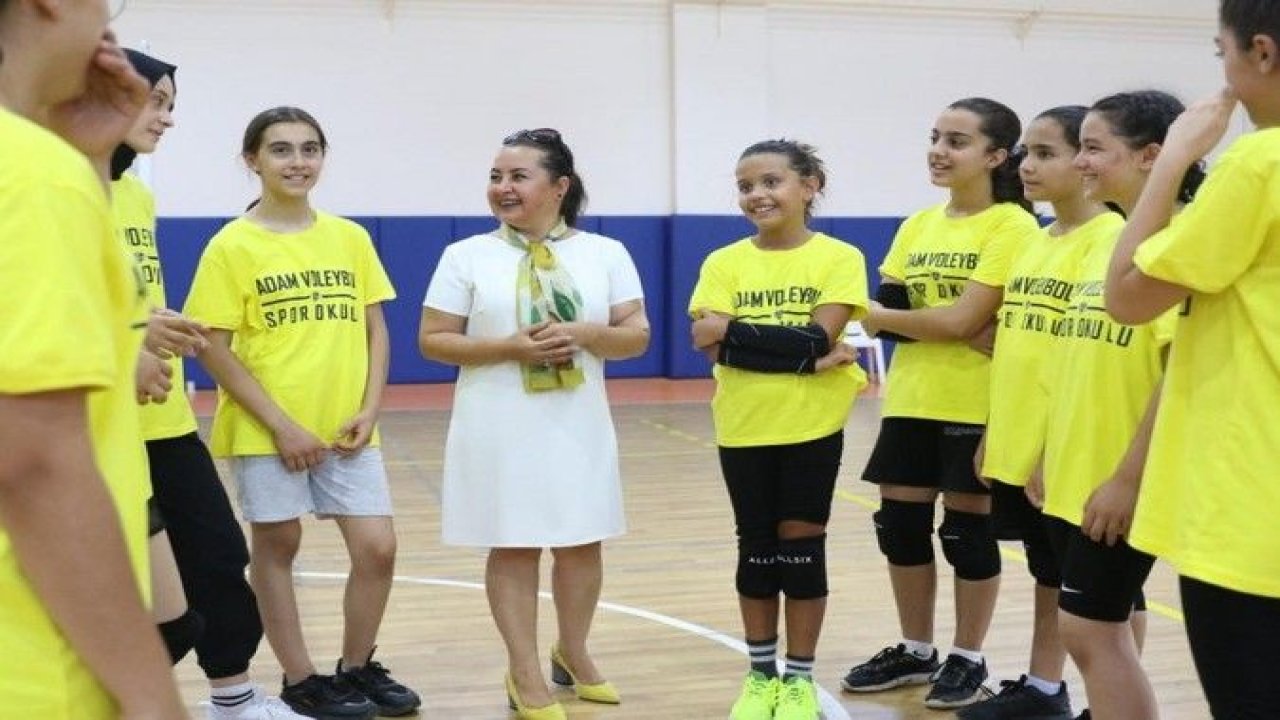 Adam Voleybol Yaz Okullarına büyük ilgi