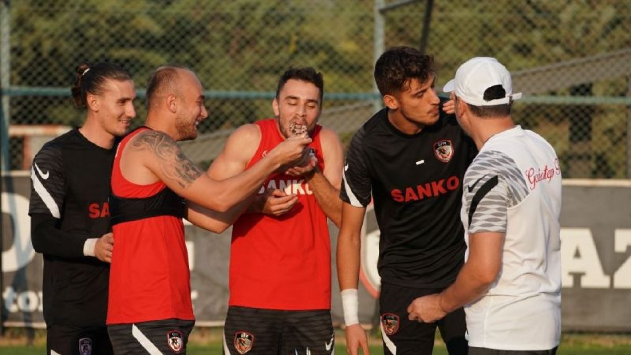 Antremanda doğum günü sürprizi