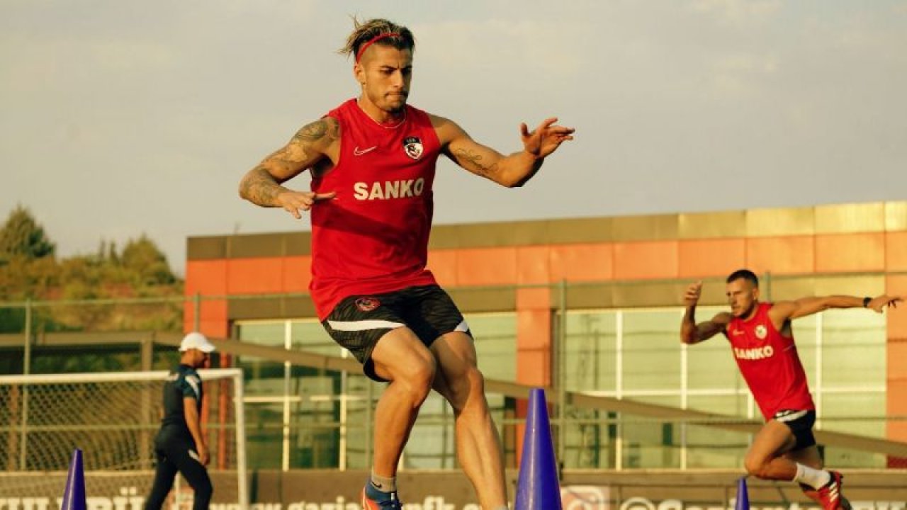 Angelo Sagal forma giyecek