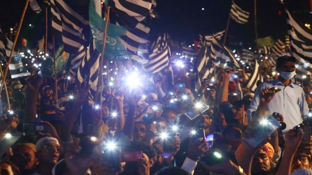 Pakistan’da hükümet karşıtı protesto