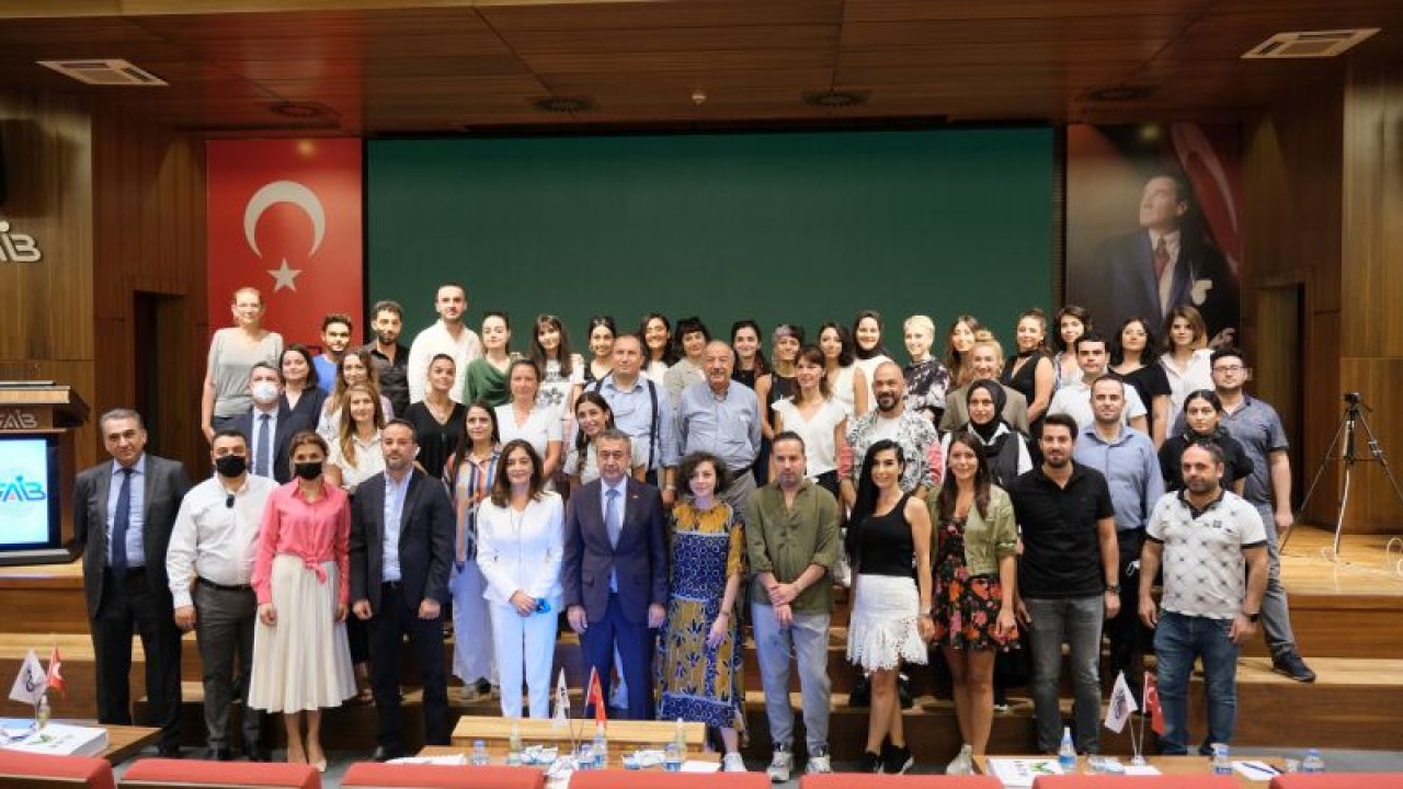 Foto Haber:Gaziantep Kumaş Tasarımında Dünyanın Marka Şehri Olmaya Koşuyor..