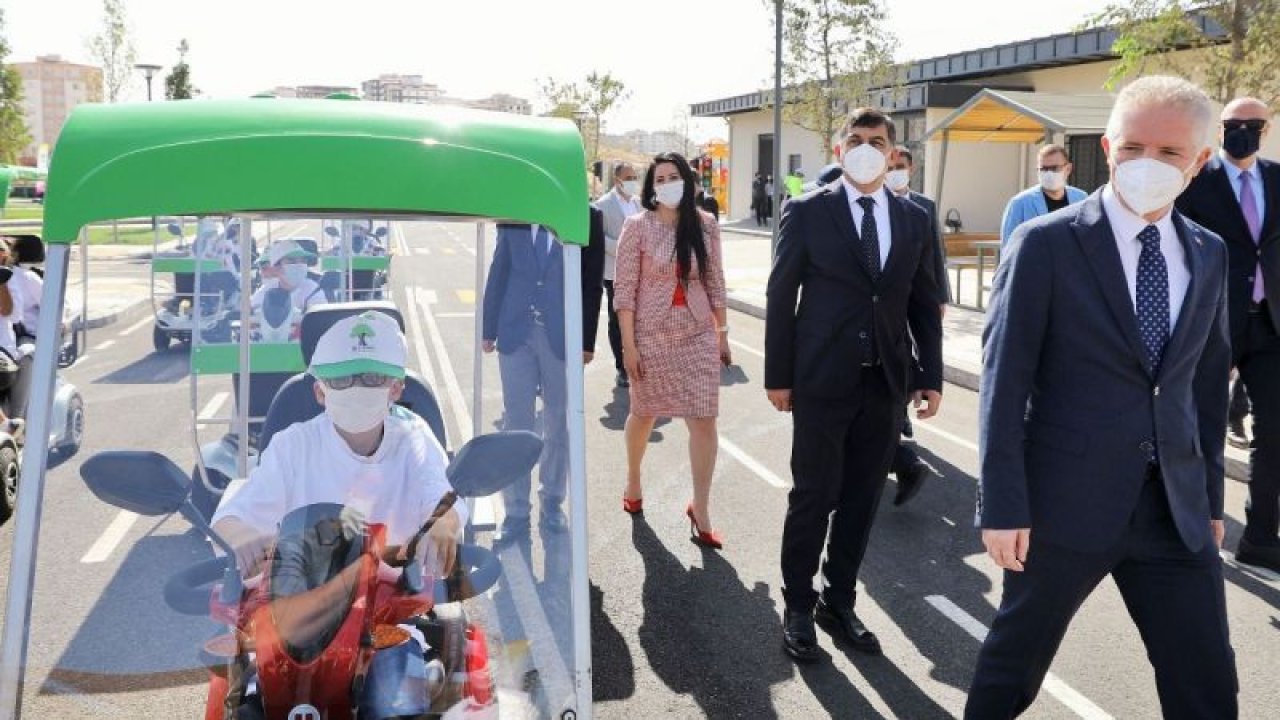 Vali Gül ile Başkan Fadıloğlu,trafik eğitimi alan öğrencilerle buluştu