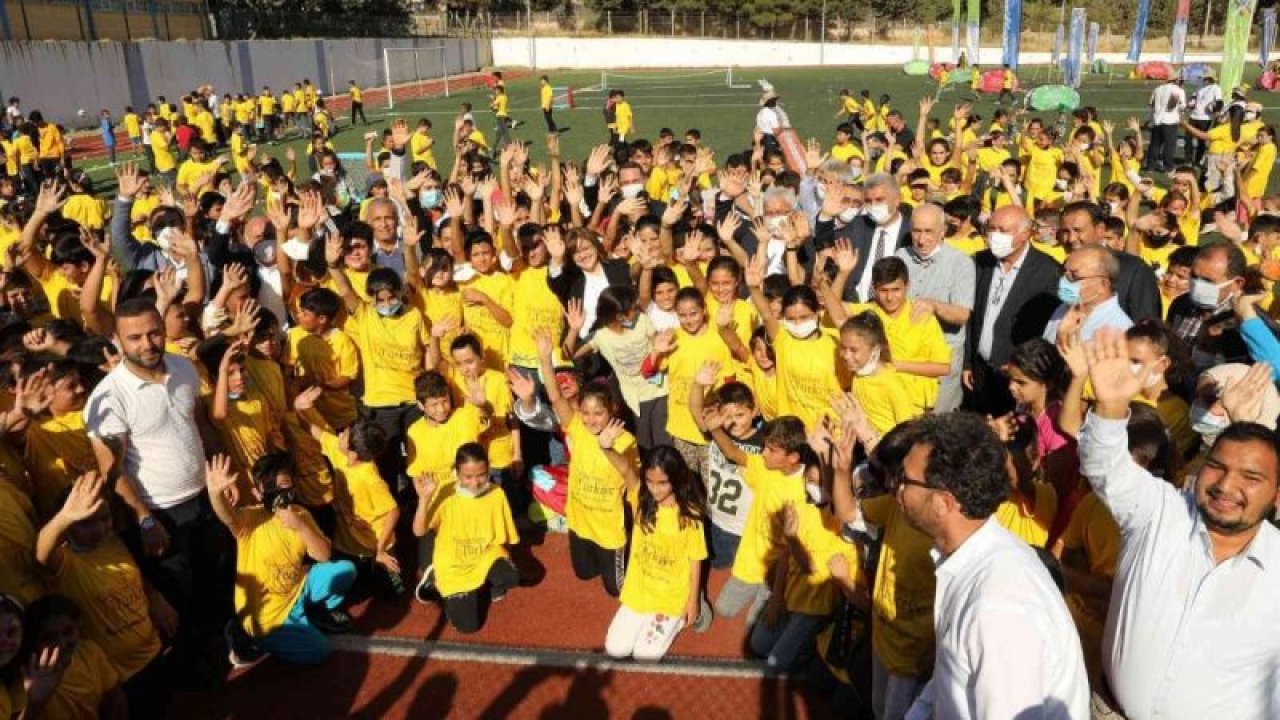 Foto Haber: Gaziantep Büyükşehir ilçe spor şenliklerinin startını Nurdağı’nda verdi