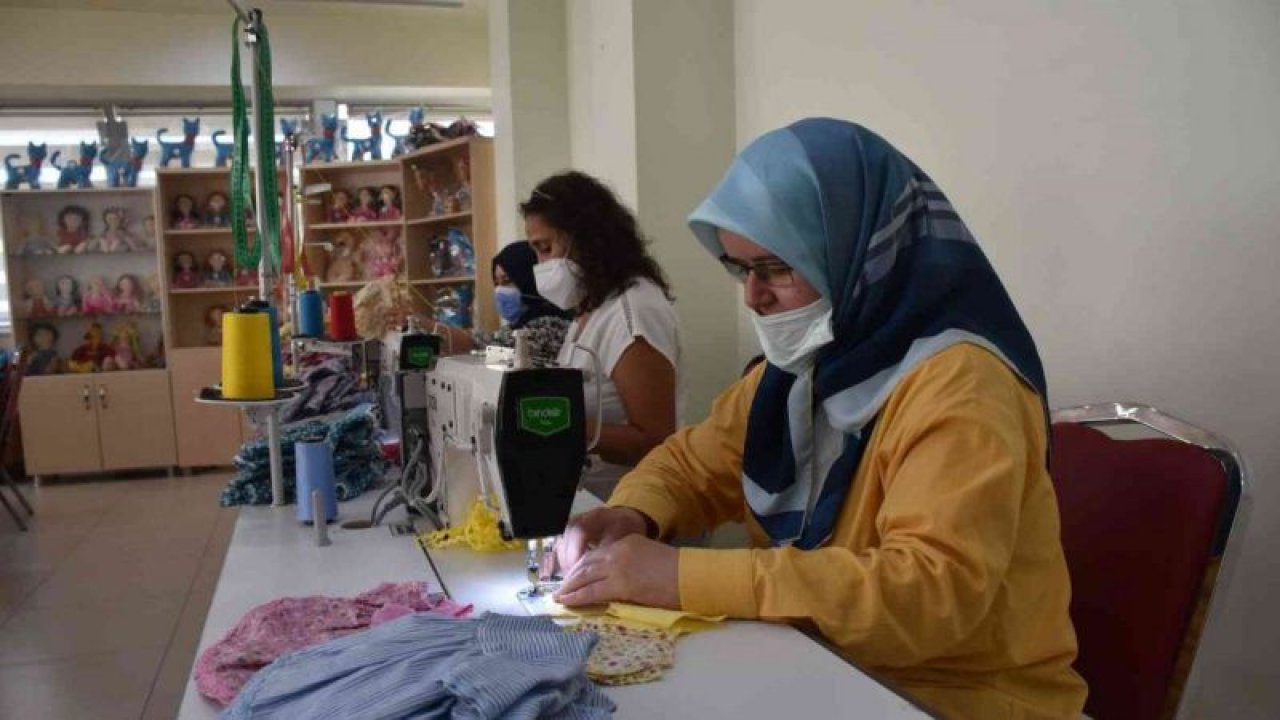 Ev hanımları hem üretiyor hem de aile bütçesine destek oluyor