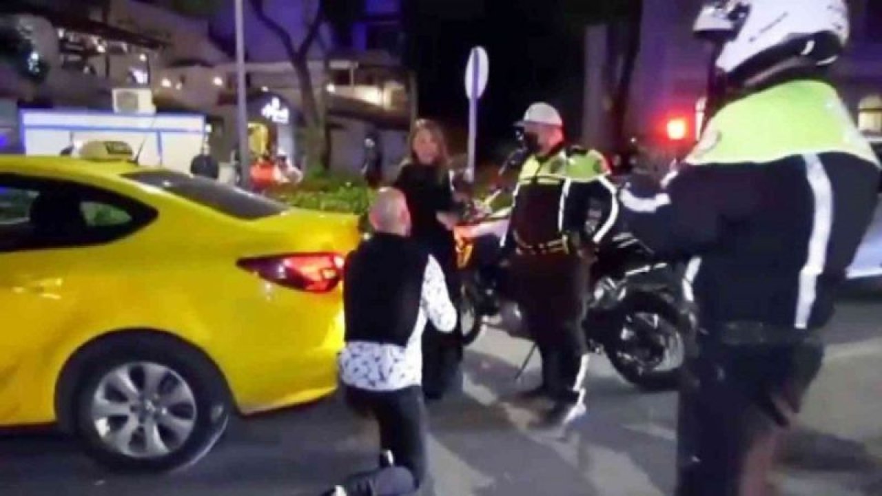 Video Haber:Sevgilisine evlilik teklifi yapmak için kendisini trafik ekiplerine yakalattı