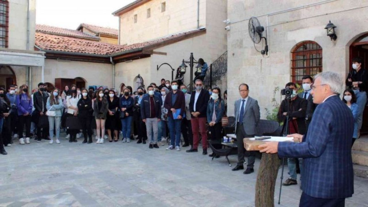 GAÜN’den 29 Ekim Cumhuriyet Bayramı Öğretim Elemanları Sergisi