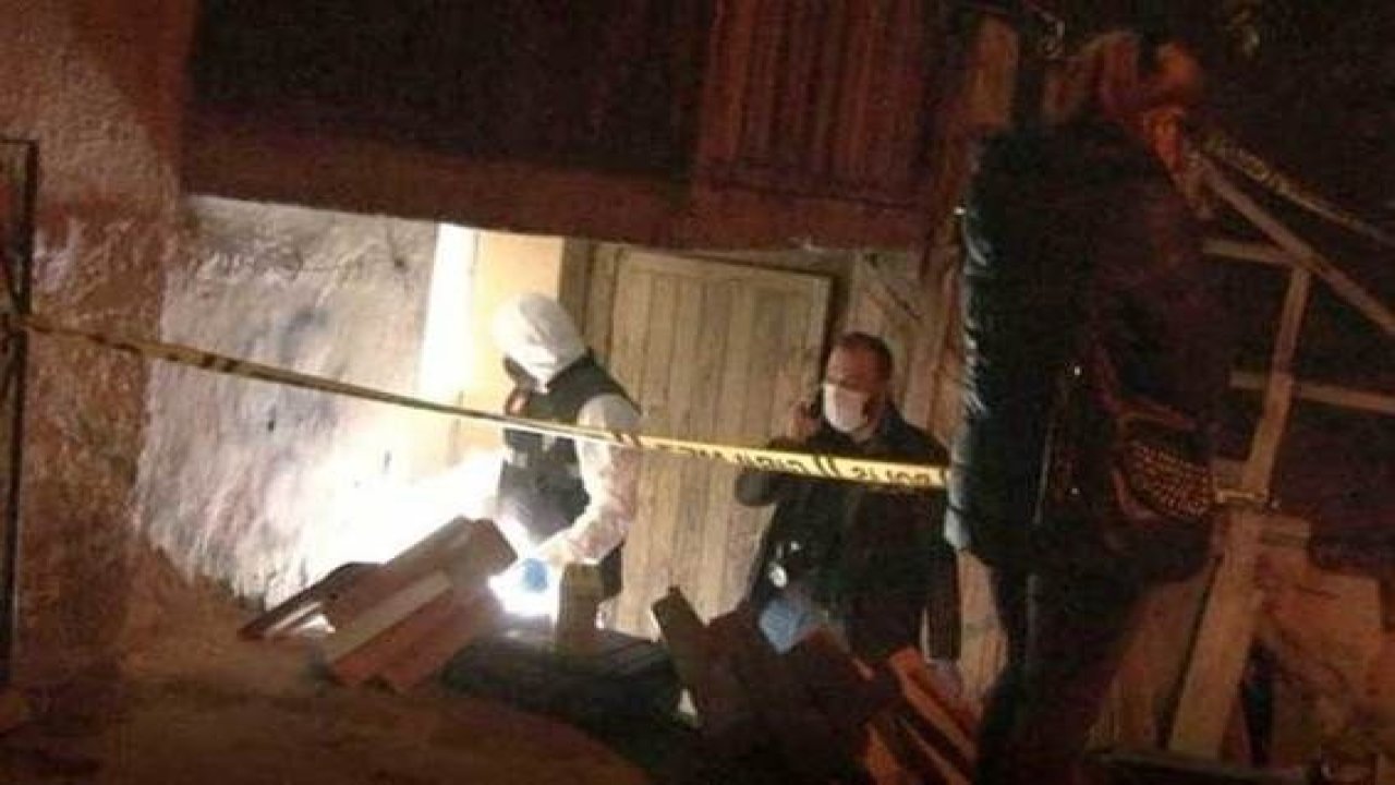 Suriyeli Çocuğun Başını Taşla Ezdiler
