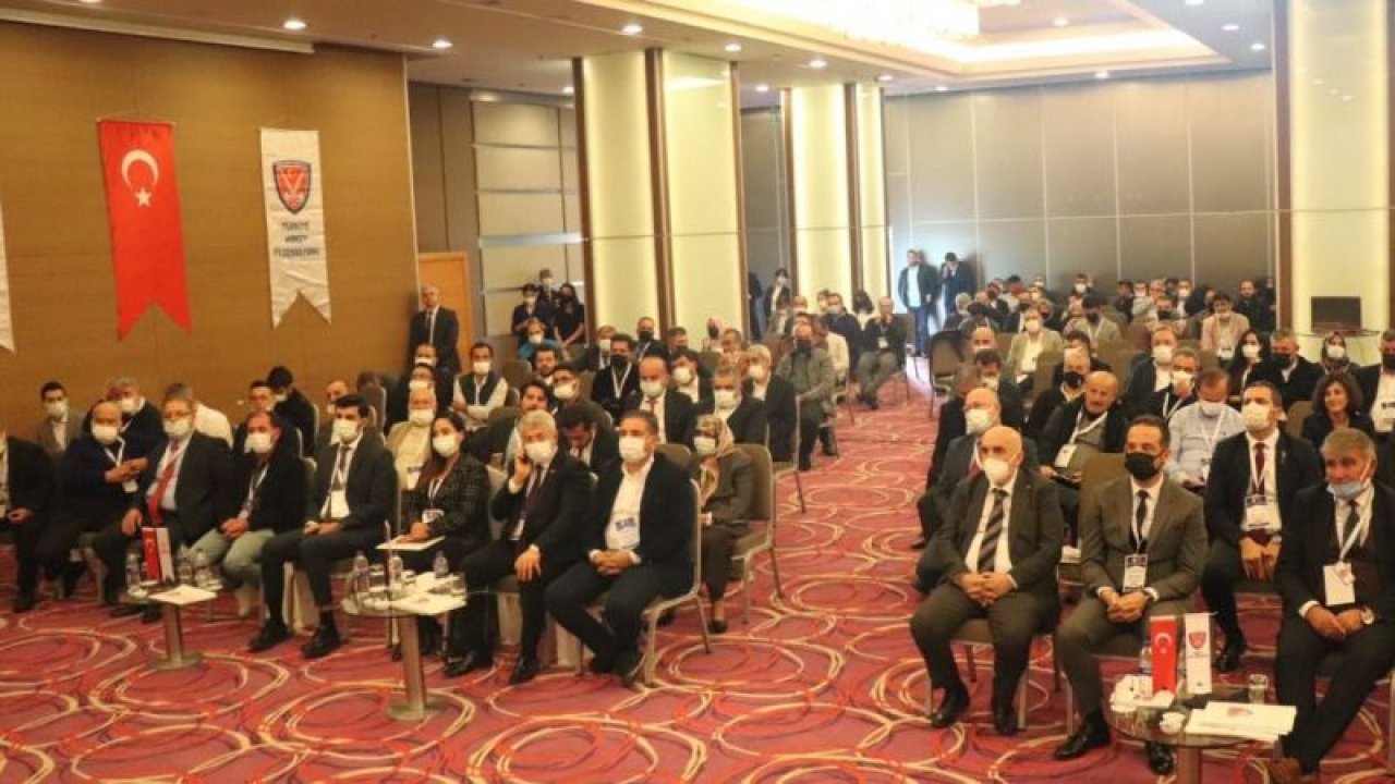 Hokey Federasyonunda Sadık Karakan yeniden başkan