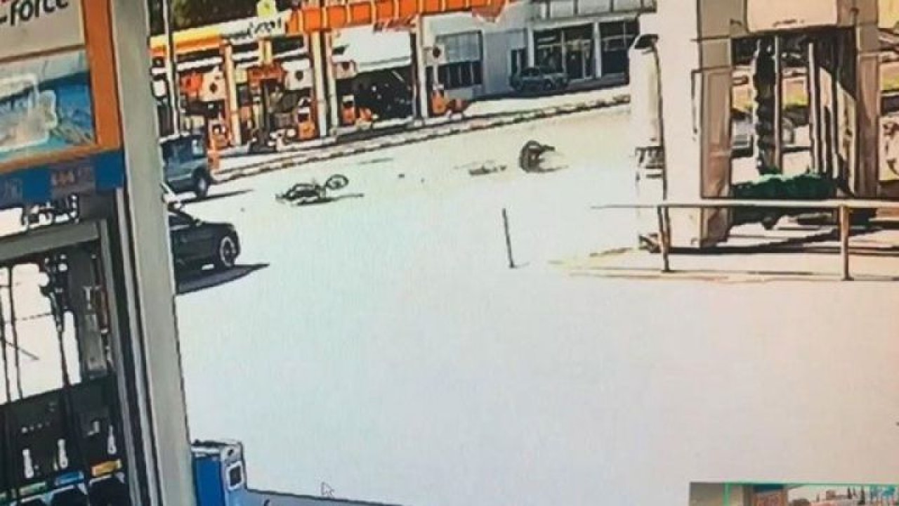 Otomobil Böyle Çarptı ve Kaçtı