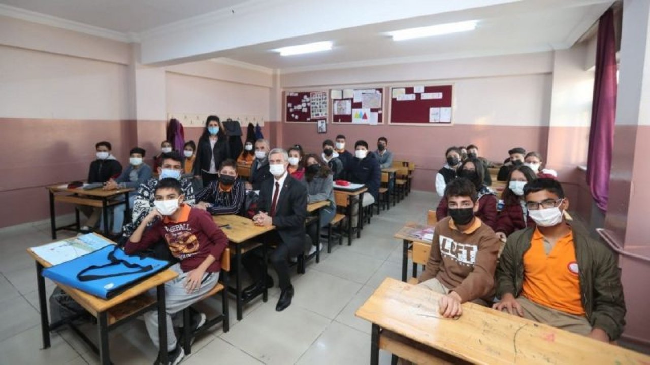 Başkan Tahmazoğlu öğrencilerle bir araya geldi