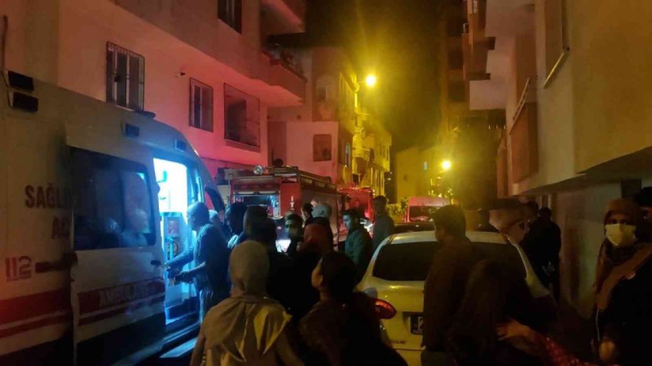 Son Dakika: Video Haber...Gaziantep'te Ev Yandı! 1 Kişi Dumandan Zehirlendi...