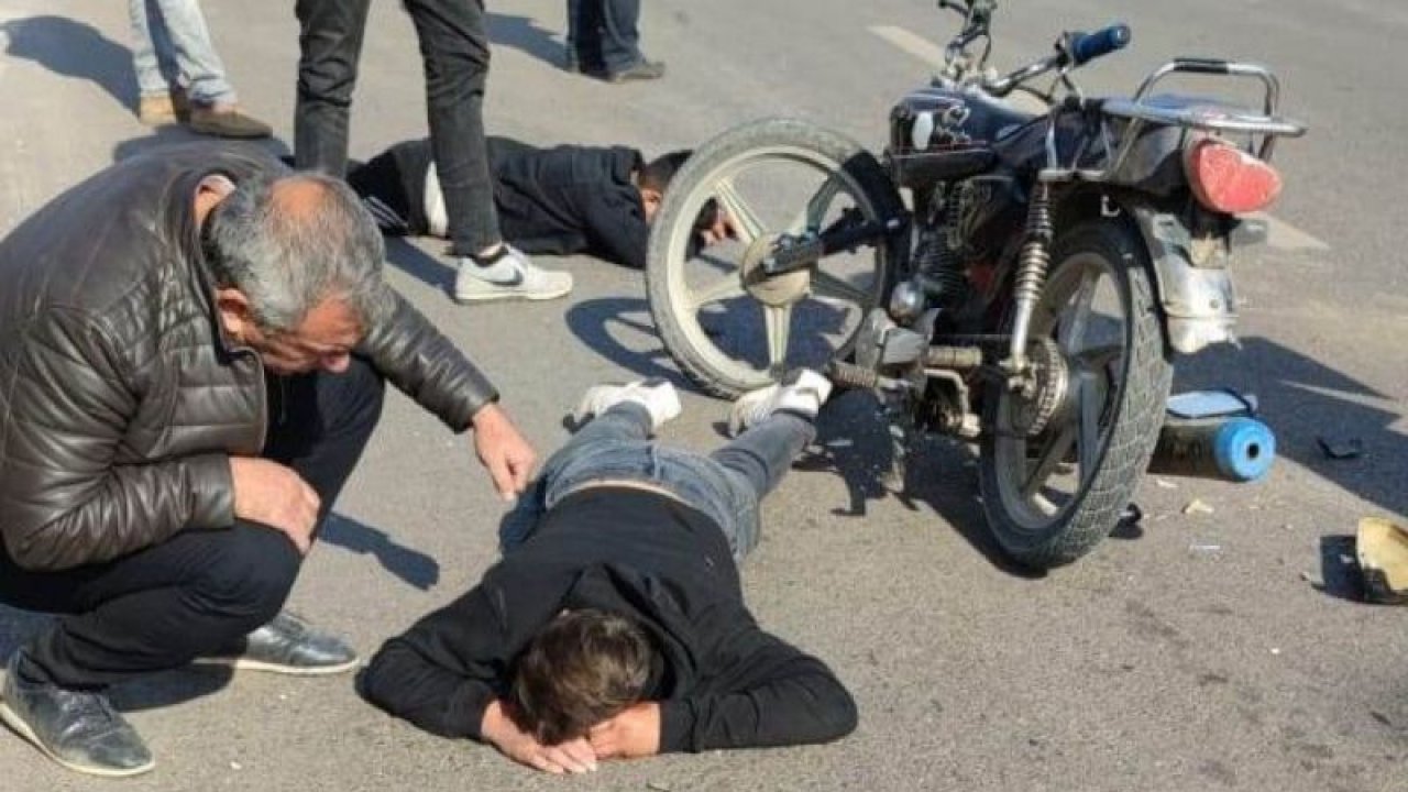 Gaziantep'te pikapla motosikletin çarpışması sonucu 2 kişi yaralandı