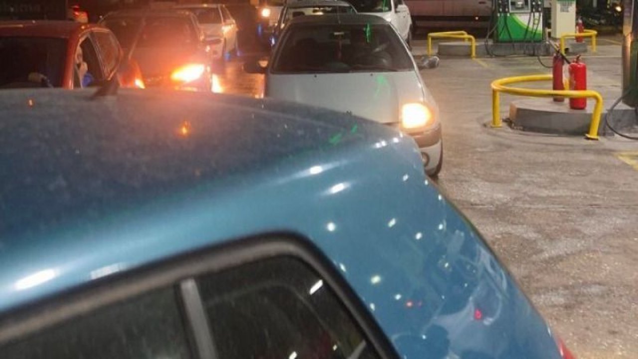 Gaziantep’te benzine gelen zam haberi sonrasında kuyruklar oluşmaya başladı!