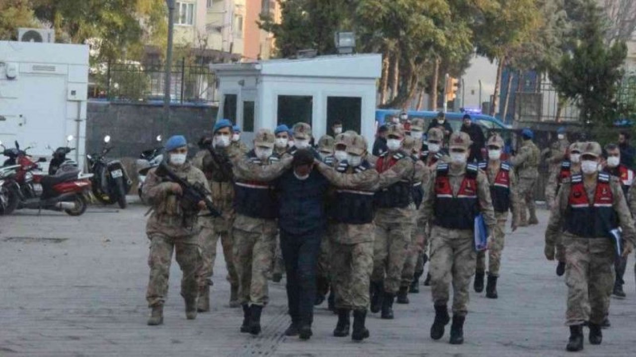 Son Dakika:Video Haber...Gaziantepli Uzman Çavuşu Şehit eden 5 zanlı adliyeye götürüldü