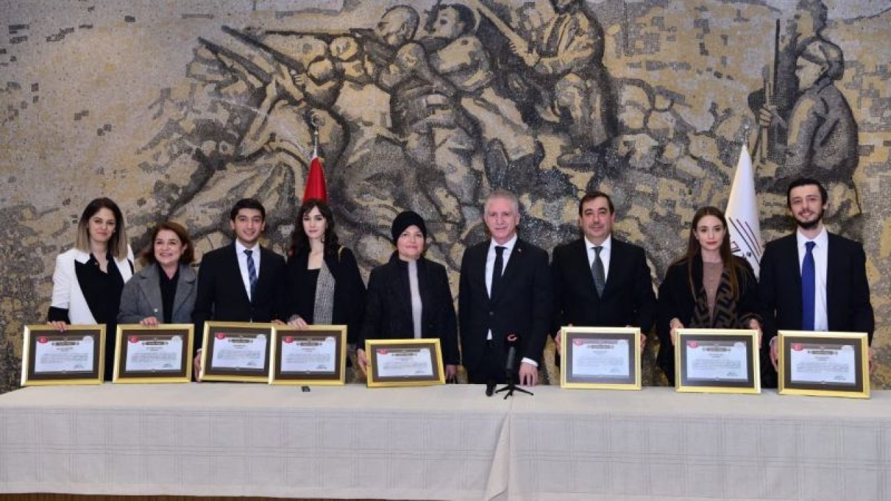 Uslu ailesine okul alkışı