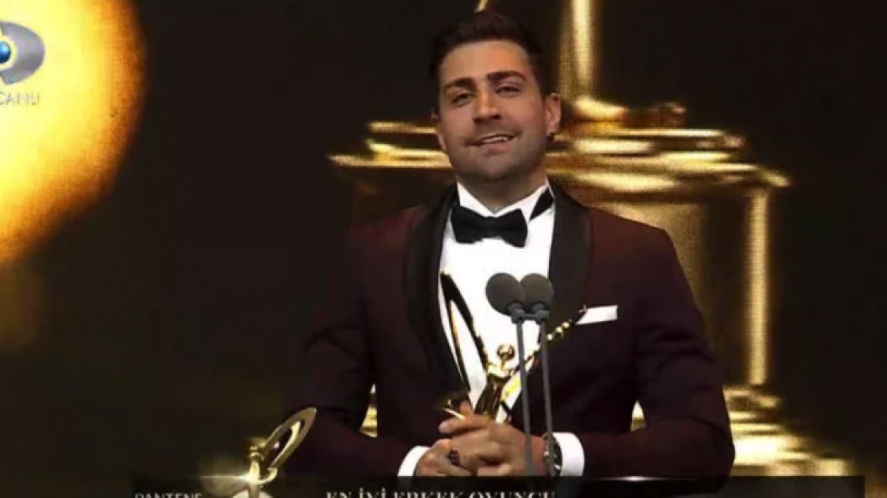 Video Haber: Altın Kelebek'te ödül alan Teşkilat'ın Serdar'ı Çağlar Ertuğrul'dan Tamer Karadağlı göndermesi!