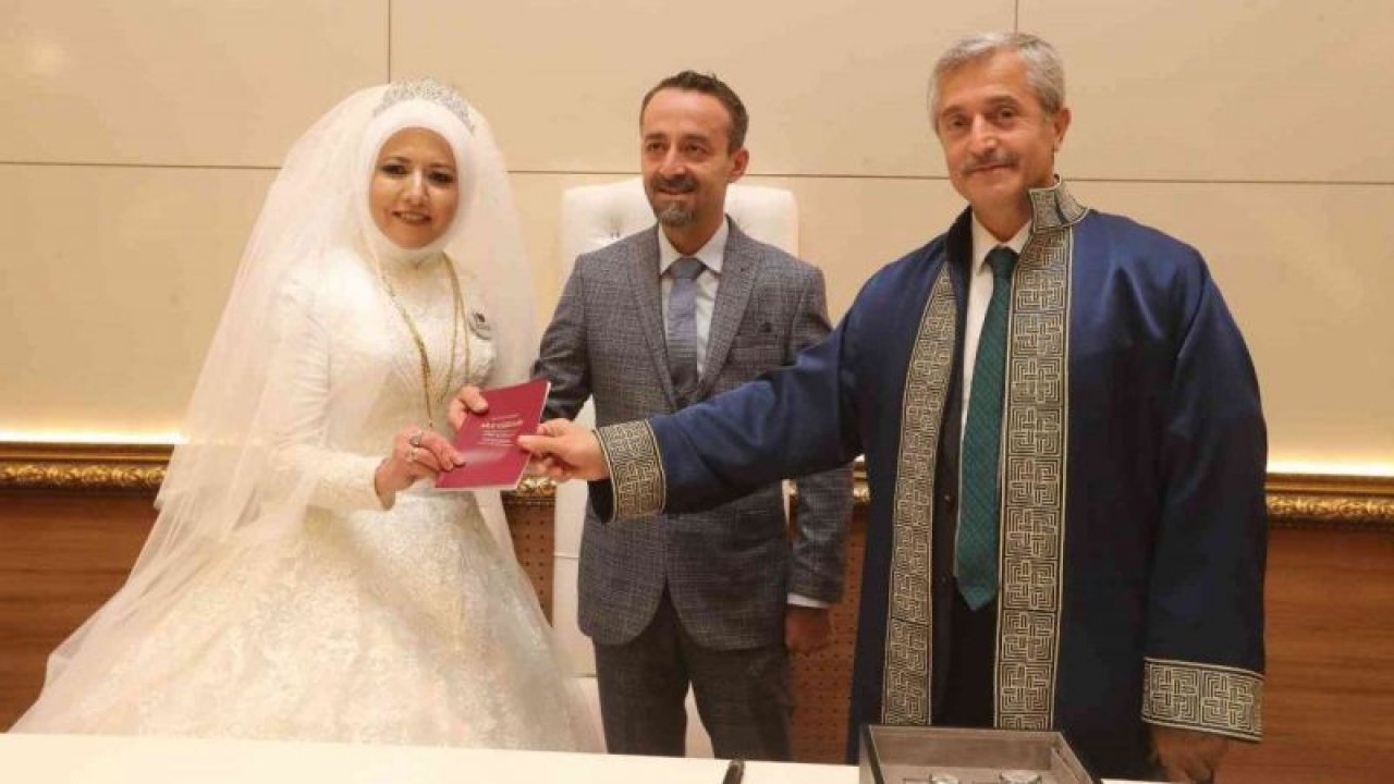 Tahmazoğlu’ndan nikahı kıyılan çifte sürpriz