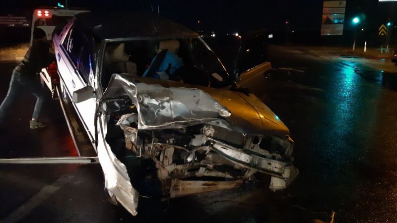 Son Dakika: Video Haber...Gaziantep'te Meydana Gelen Kazada Kucağında yaralı bebek ile yoldan geçenlerden yardım istedi