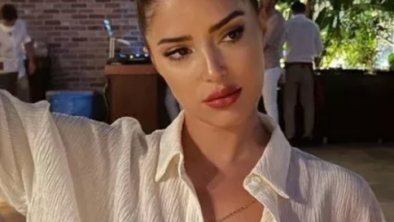 Foto Haber: Fenomen Ala Tokel'in göğüs dekoltesi olay oldu! ''Melis Sezen misin be kadın!''