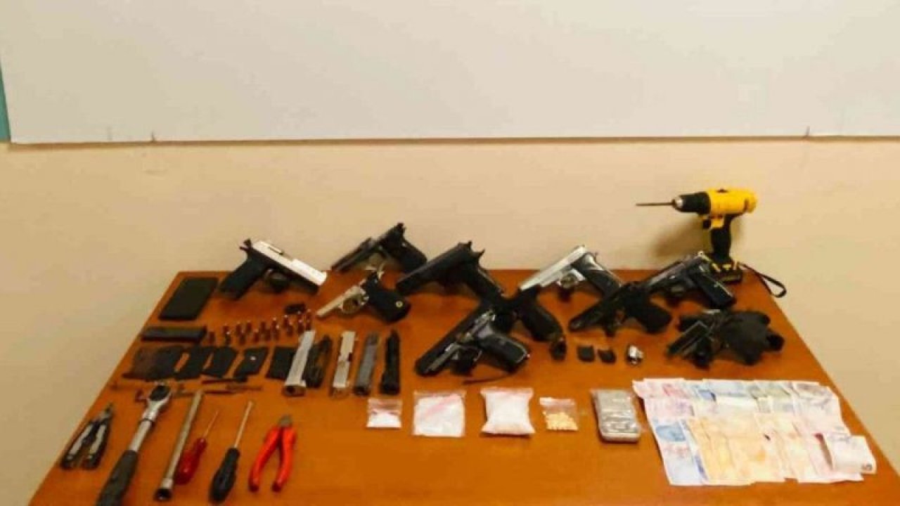 Son Dakika...Gaziantep'te polis uyuşturucu satıcılarına göz açtırmıyor: 4 gözaltı