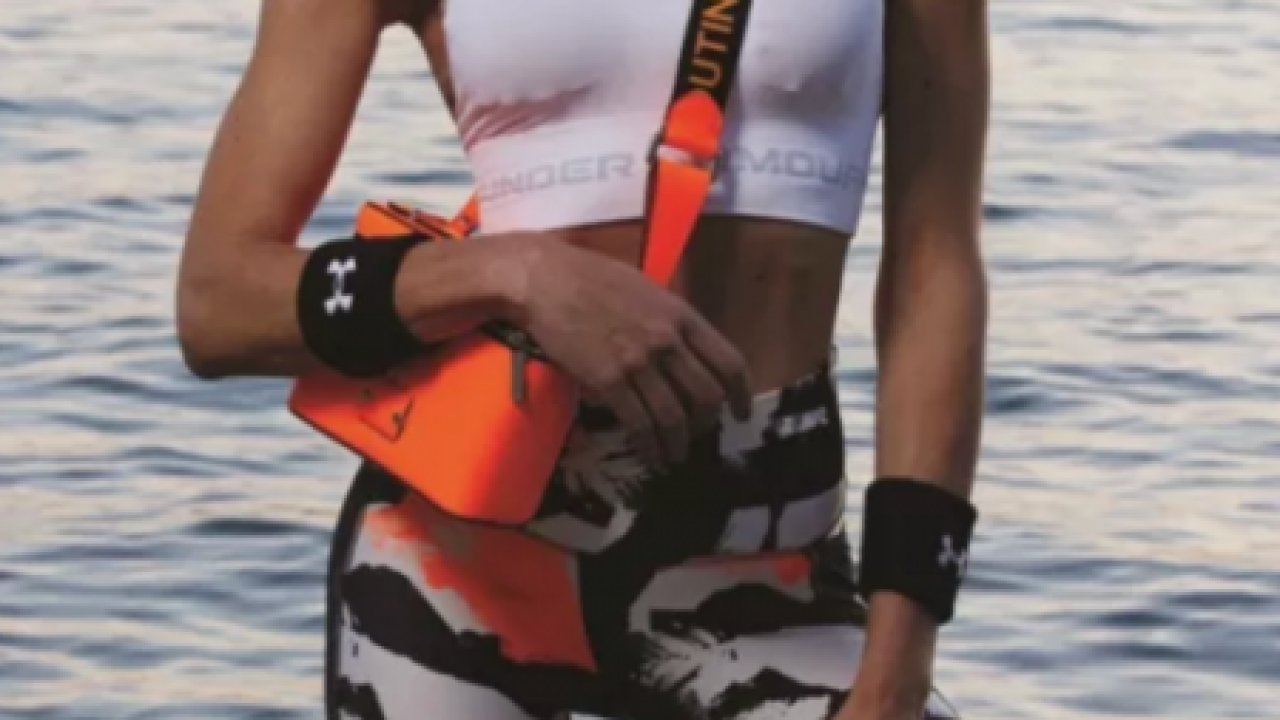 Foto Haber: Ece Sükan göğüs dekolteli pozuyla sosyal medyayı salladı! Sosyetik güzele yorum yağdı